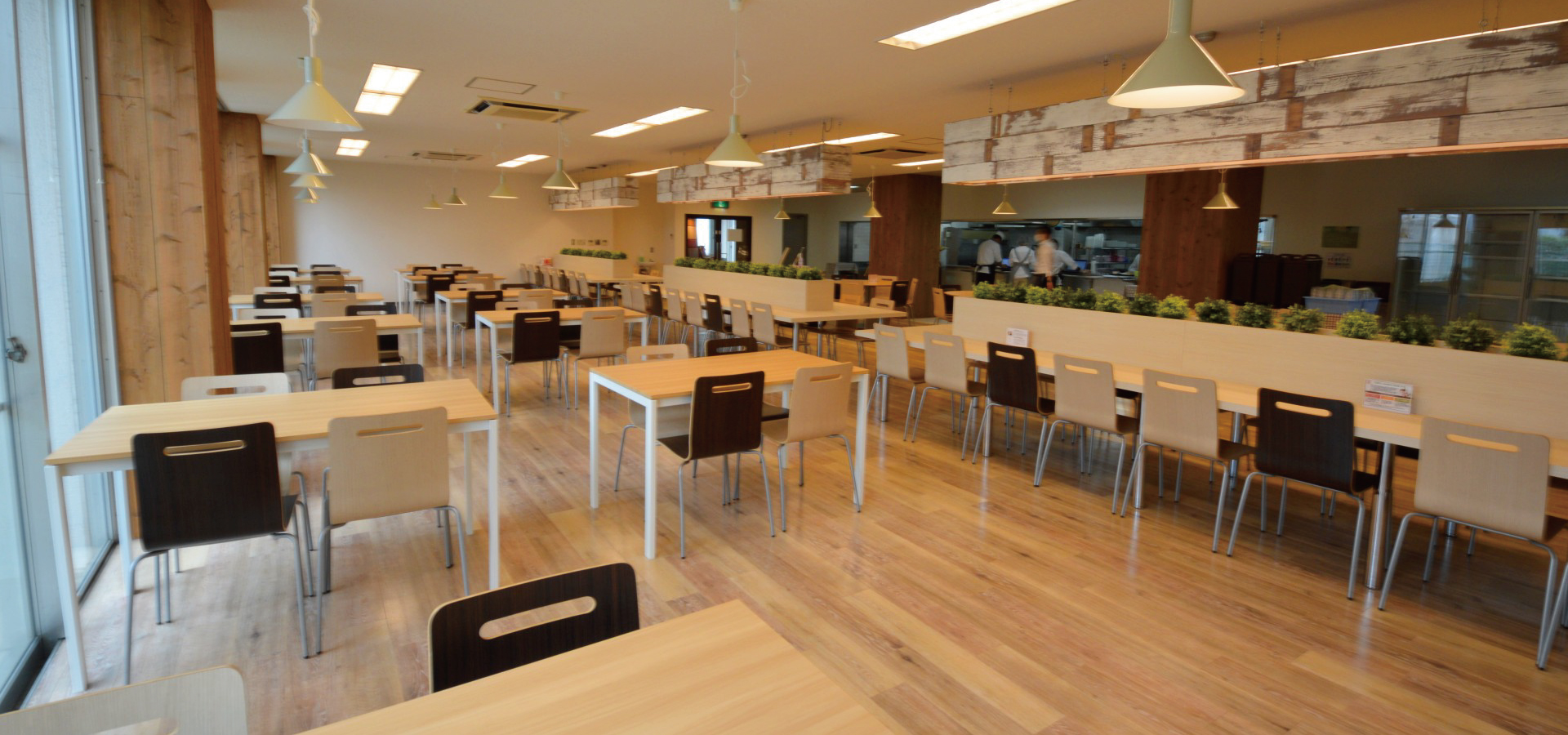 ナチュラルなデザインの食堂で食事を楽しんでいただけます　宅都プロパティ大阪学生向けマンション総合サイト｜studentroom